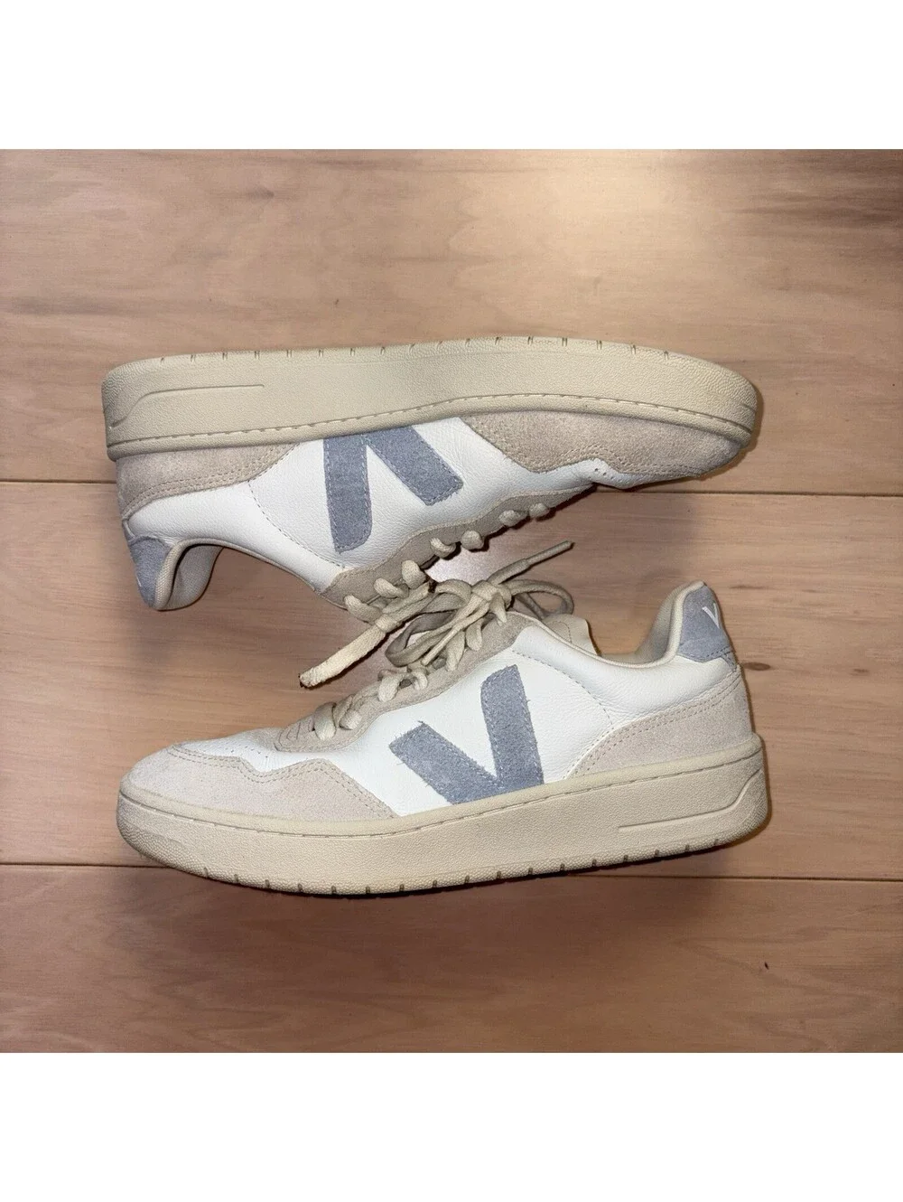 Veja V 90 Leather Suede White Light Grey Sneakers Women’s 8 EU 39 Casual Shoes